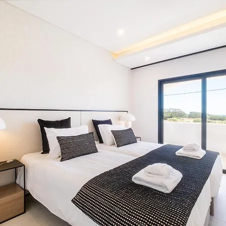 Villa Valbom Luxury Village *